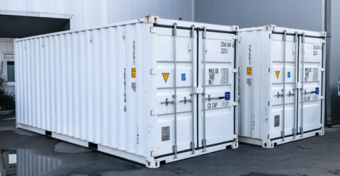 Zustand: neuwertig • 20ft ISO Container aus Stahl mit CSC-Plakette • Easy Open Verschlussmechanik • Farbe: Weiß • € auf Anfrage