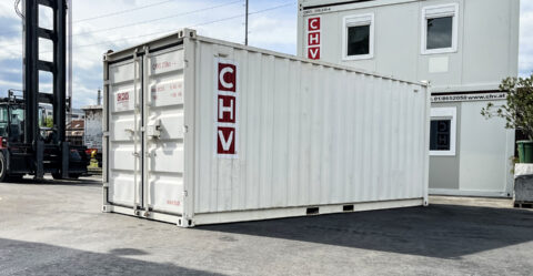 Zustand: gebraucht • 20ft (6m) Lagercontainer aus Stahl • Holzfußboden • Stahlcontainerdoppeltüre • Elektroinstallation nach ÖVE • Farbe: weiß • € 3.100,-