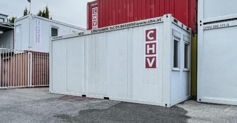 Zustand: gebraucht | CHVU 500.029-9 • 6m Bürocontainer gebraucht 20ft • 2 Fenster stirnseitig • Zementgebundene Bodenplatte • 2,5 Meter Raumhöhe • Farbe: grauweiß • € 3.950,-