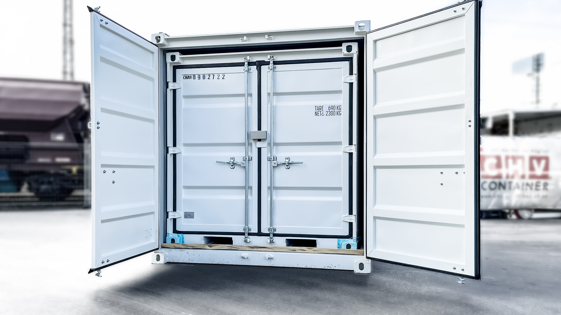 Compact CHV steel storage container