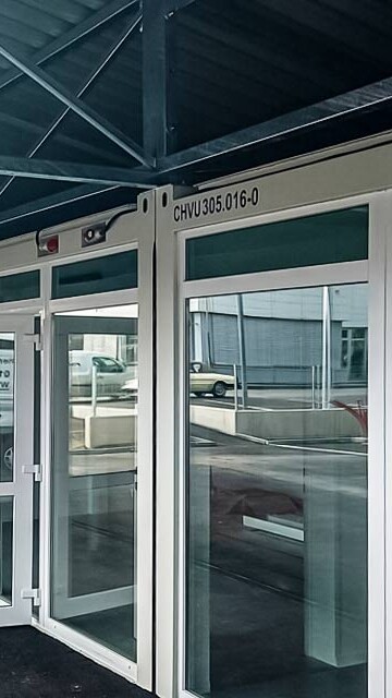 Autohaus Containeranlage mit Showroom in Graz