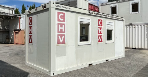 Zustand: gebraucht | CHVU 300.310-4 • 20 Fuß Bürocontainer gebraucht 6m • 2 Fenster seitlich ausgeführt • Zementgebundene Bodenplatte • 2,5 Meter Raumhöhe • Farbe: grauweiß • € 3.950,-