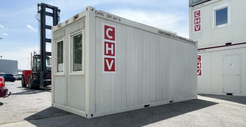 Zustand: gebraucht | CHVU 307.047-9 • 6m Bürocontainer gebraucht 20ft • 2 Fenster stirnseitig • Zementgebundene Bodenplatte • 2,5 Meter Raumhöhe • Farbe: grauweiß • € 3.950,-