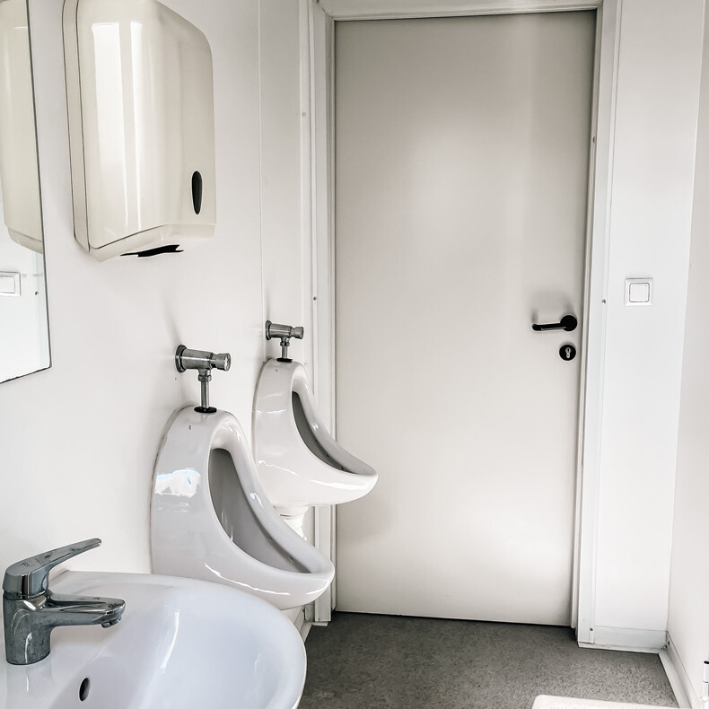 20 Fuß Sanitärcontainer mit Dusche und WC mieten oder kaufen