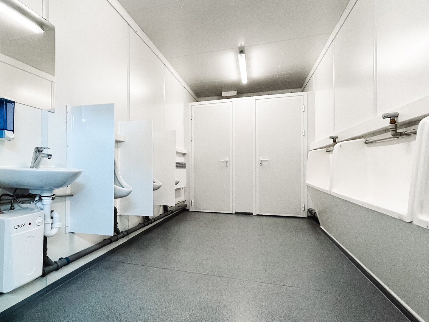 20 Fuß Urinal WC Container mieten