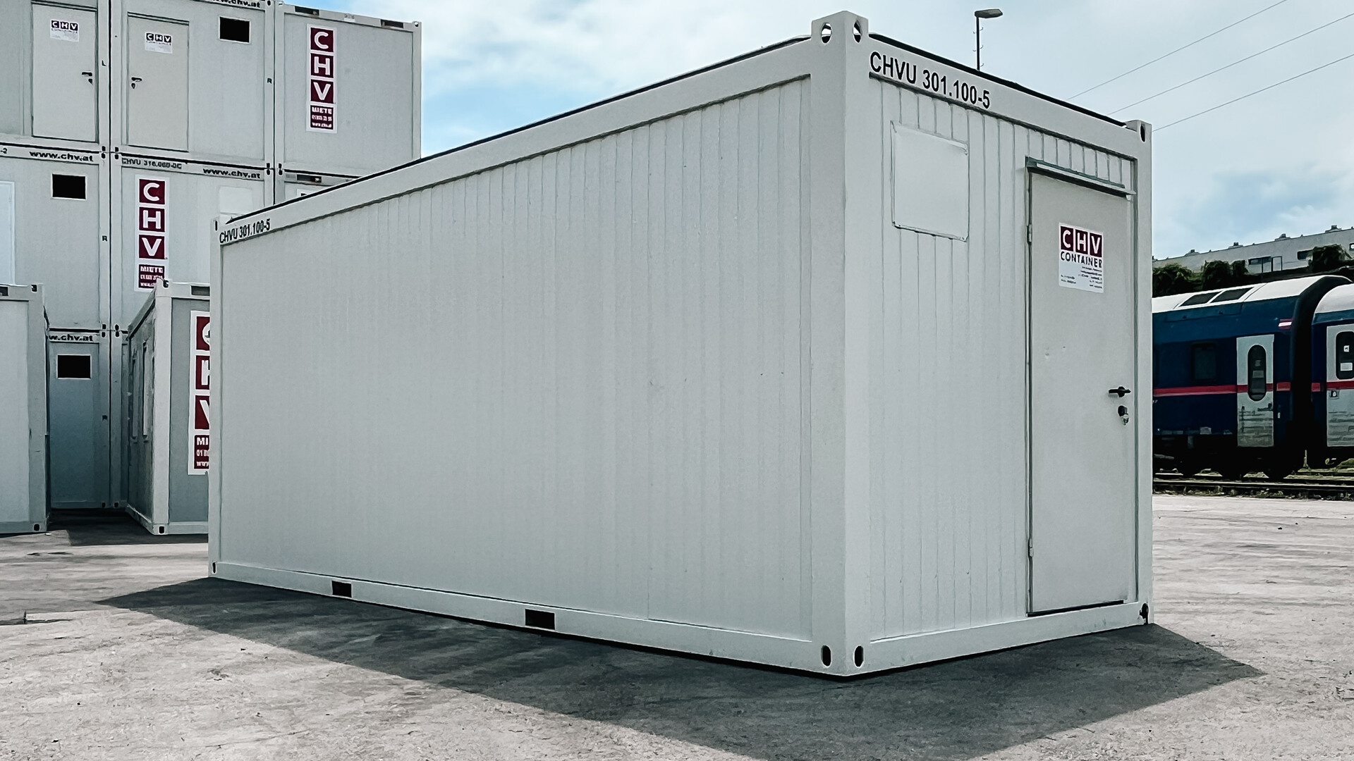 20 Fuß Bürocontainer seitlich Eingangstüre mit Sicherheitschloß