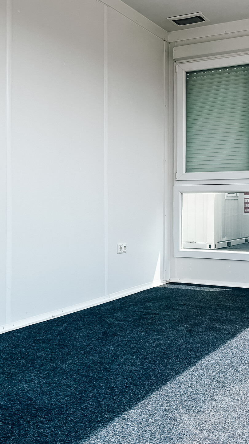 Detail Rollladen-Fenster, optionaler 2 kW Konvektor